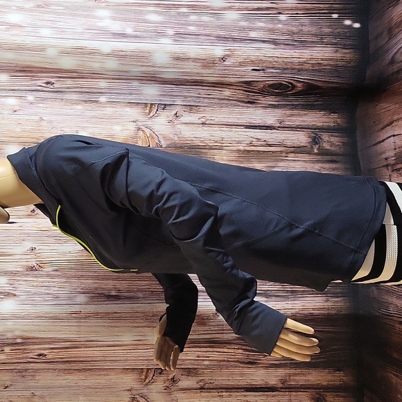 Adidas Women's Long Sleeve Thumbholes Half-Zip Pullover Sweater Size S - Picture 5 of 13